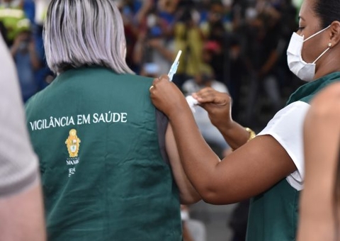 Recorde de casos da covid e 'sumiço de vacinas' em Manaus repercute no país