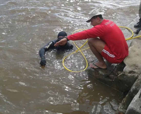 Busca por criança que sumiu no Rio Solimões são retomadas no Amazonas