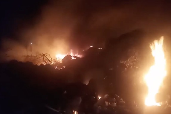 Galpão do Boi Caprichoso é atingido por incêndio no Amazonas