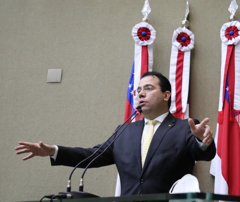 Wilker Barreto cobra audiência pública sobre aumento na conta de energia