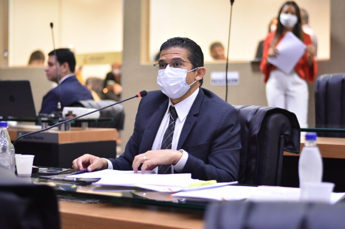 Aleam aprova PL que proíbe reajuste na conta de luz durante pandemia