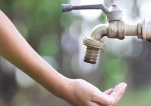 Problema em equipamento deixa moradores sem água em Parintins