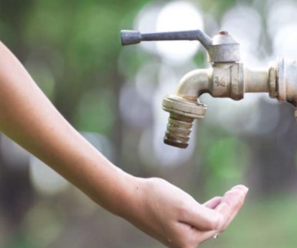 Problema em equipamento deixa moradores sem água em Parintins