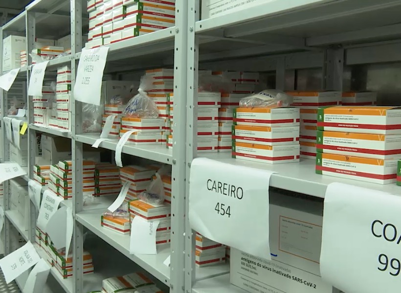 Governadores fazem acordo para que Amazonas receba cota extra de vacinas