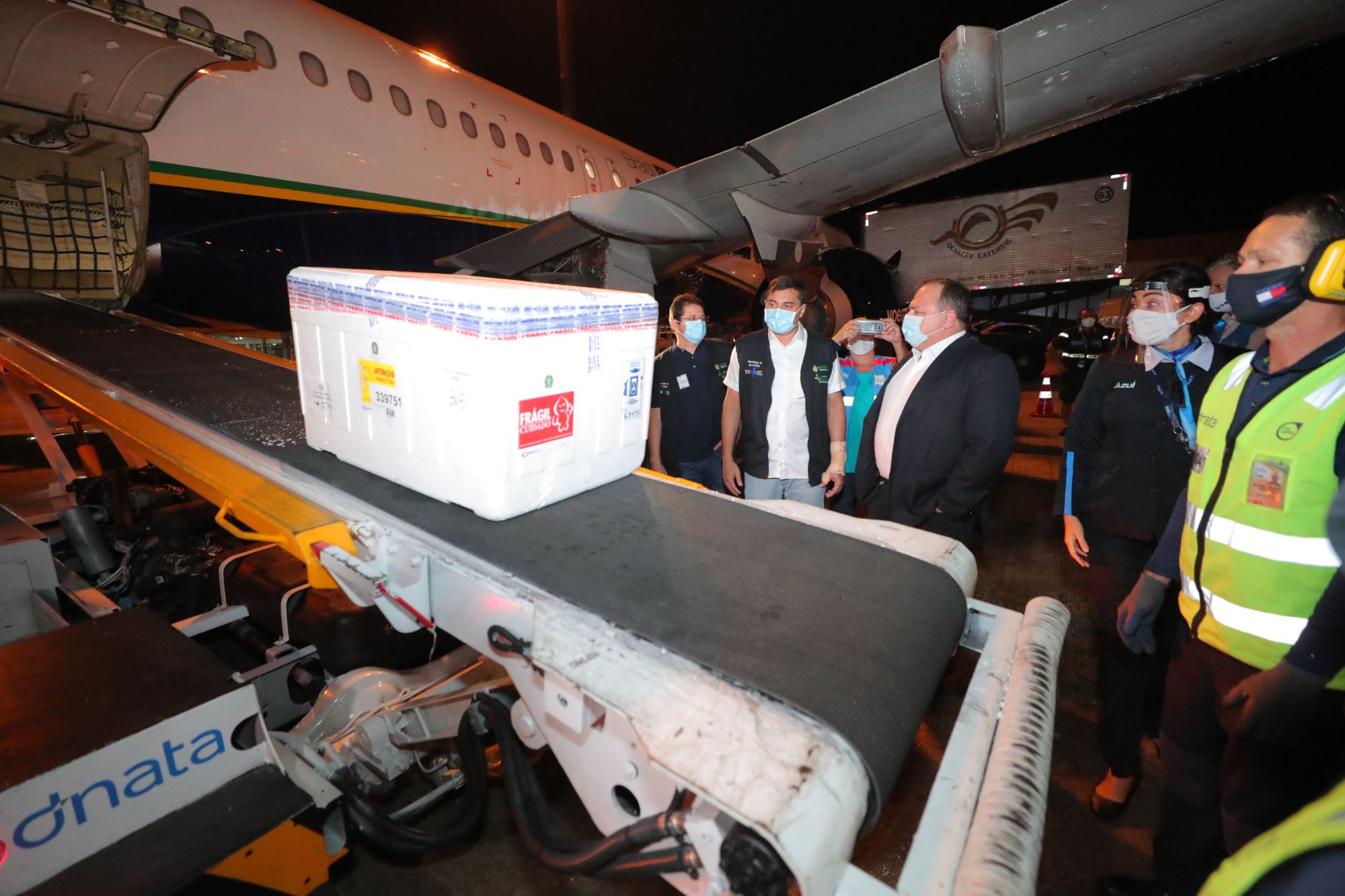 Amazonas recebe mais 44 mil doses da vacina de Oxford neste domingo