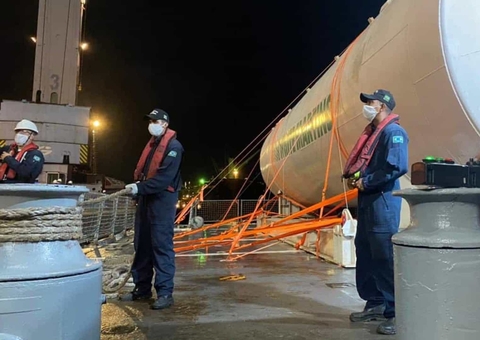 Marinha envia tanque de oxigênio a hospitais de Manaus