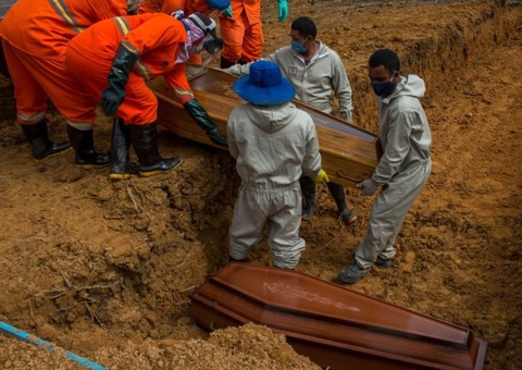 Mortes por covid-19 passam de 100 pelo oitavo dia consecutivo no Amazonas