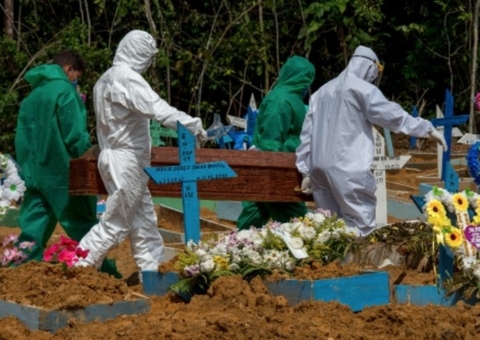 Covid no Amazonas mata na faixa de 60 anos, mas atinge mais pessoas de 30