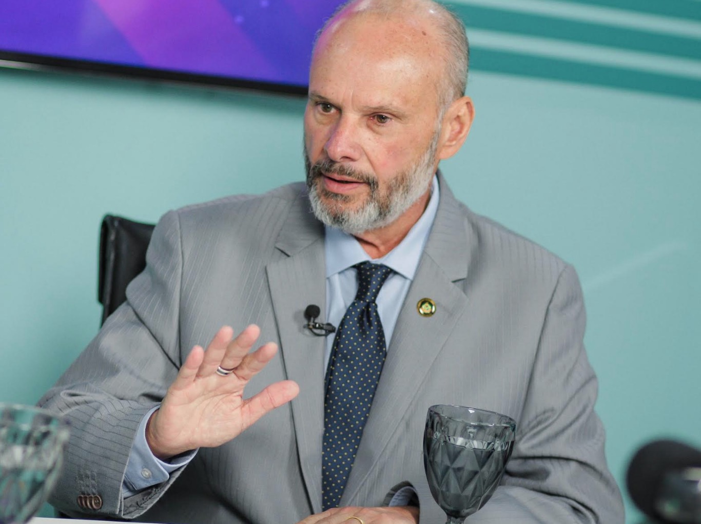 Prefeitura e Governo do AM têm 24h para informar lista dos vacinados