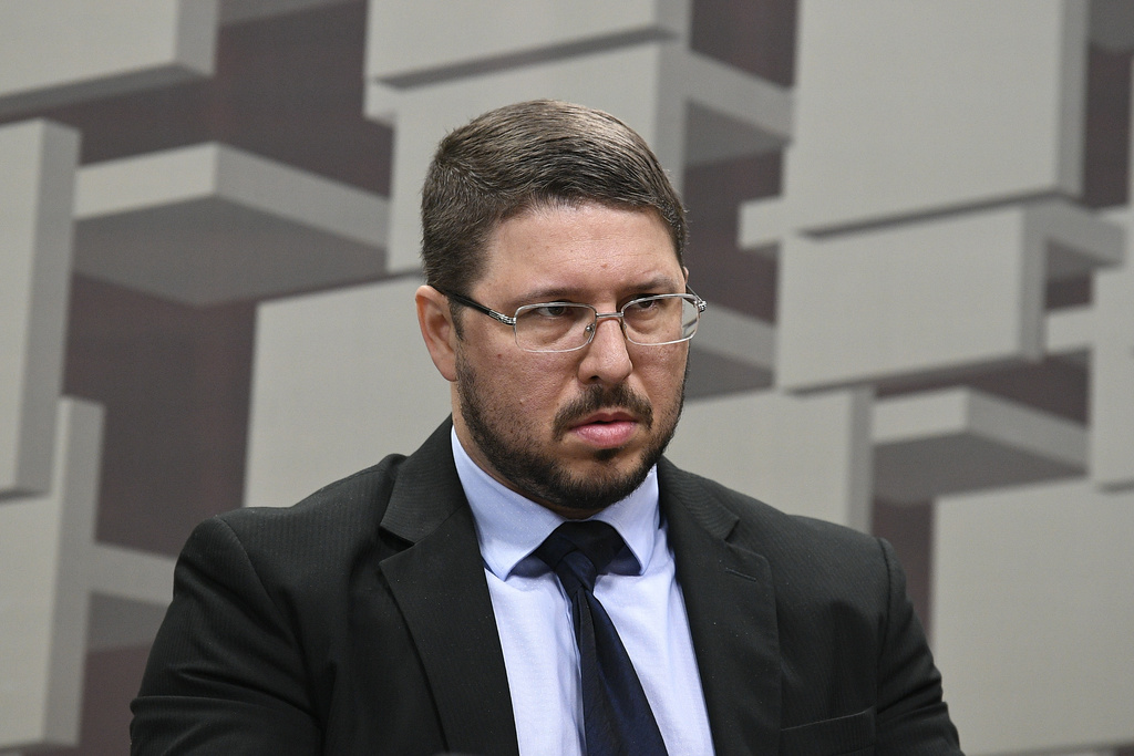 Alvo da PF, vice-governador do Amazonas diz que apoia investigações