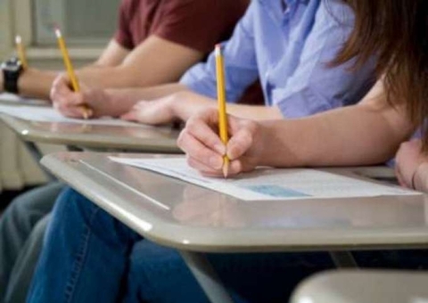 Volta às aulas no Amazonas será apenas online, diz governo 