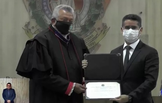 David Almeida e vereadores são diplomados em Manaus