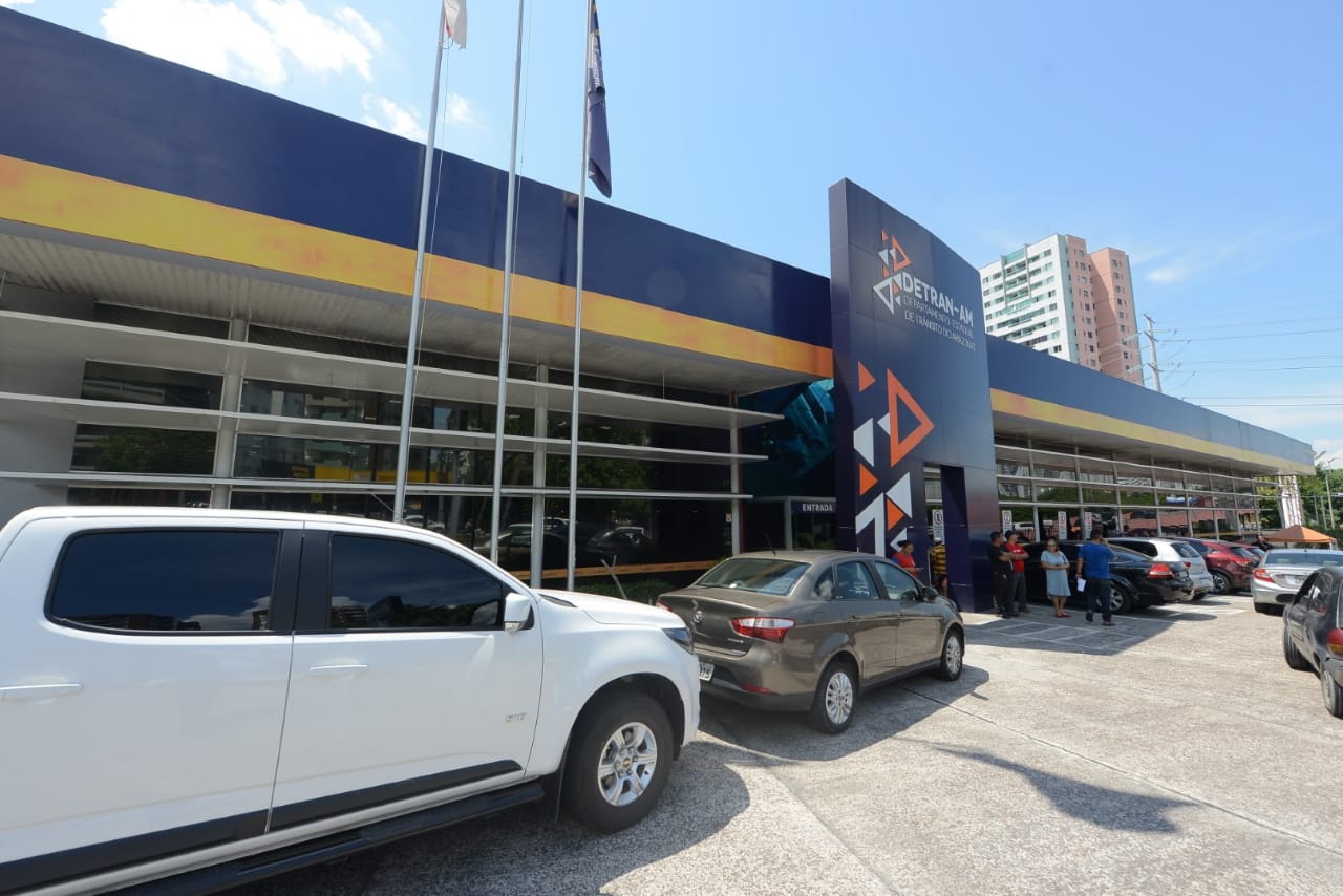 Detran-AM desmente afastamento de diretor