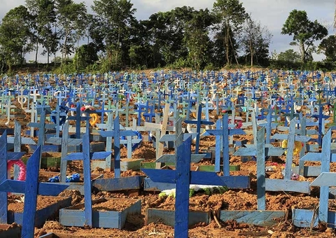 Covid: 87 vítimas da doença foram enterradas hoje em cemitérios de Manaus
