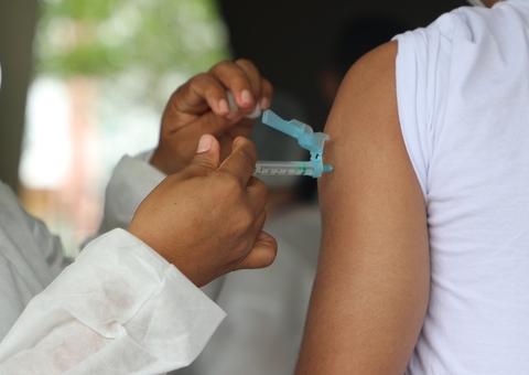 Prefeitura de Manaus entrega à Justiça imagens de vacinação de secretários 