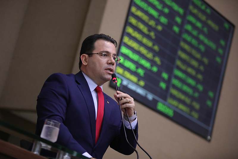 Wilson Lima é acusado de improbidade por deputado e MP será acionado