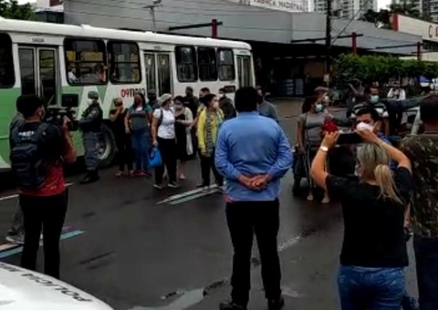 Falta de oxigênio no 28 de Agosto faz manifestantes interditarem avenida 