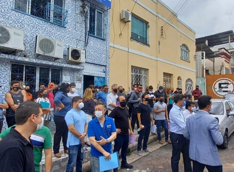 Donos de bares e restaurantes anunciam centenas de demissões em Manaus