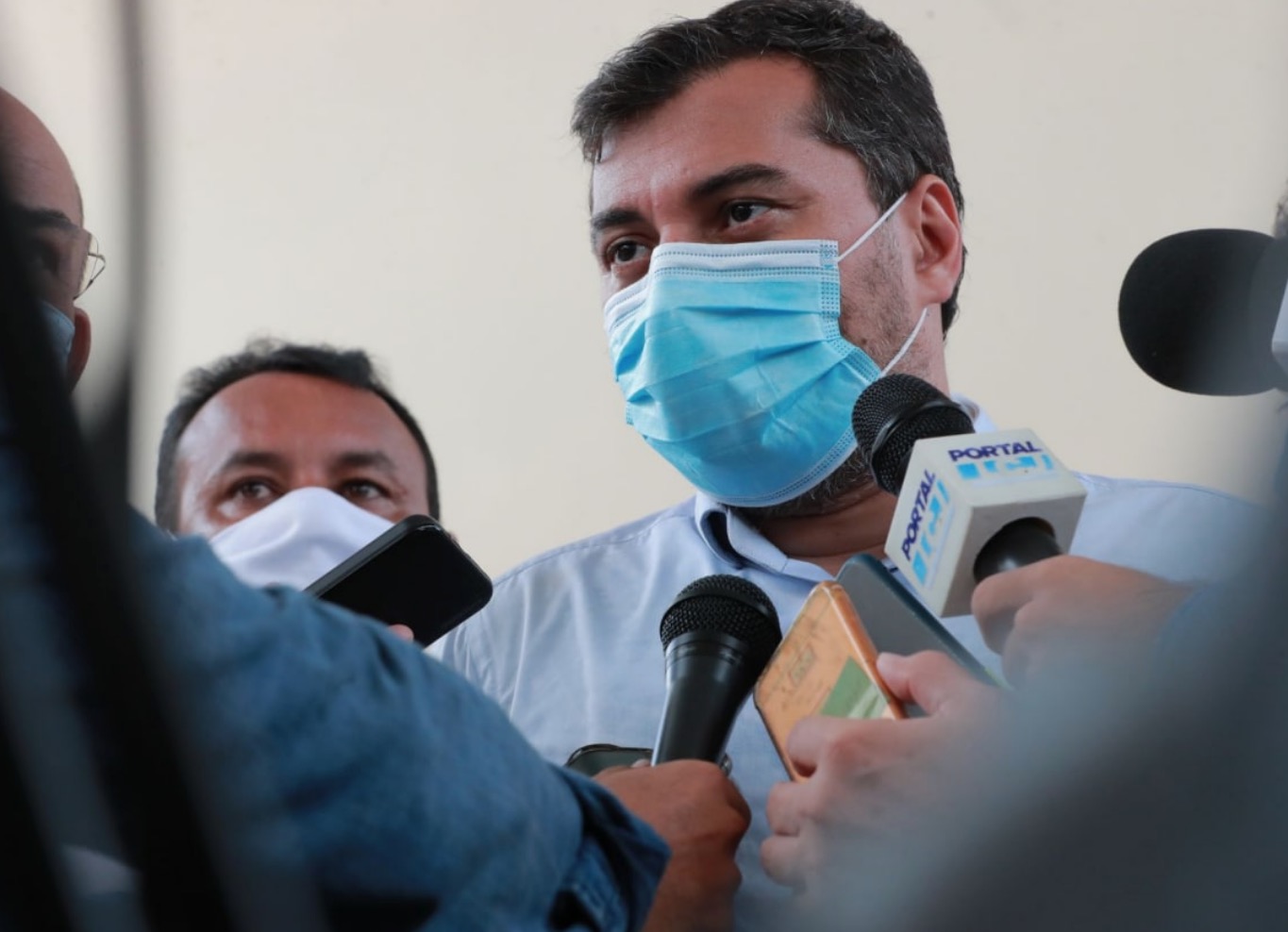 Governo do Amazonas vai pagar abono do Fundeb aos profissionais da educação