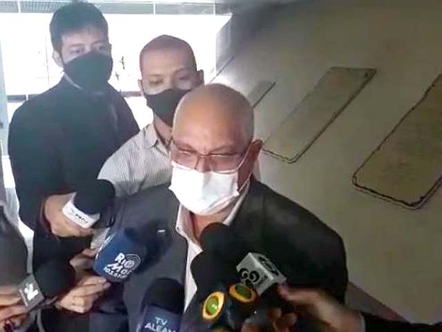 Médico diz que governador do AM tem conduta genocida e pede seu afastamento