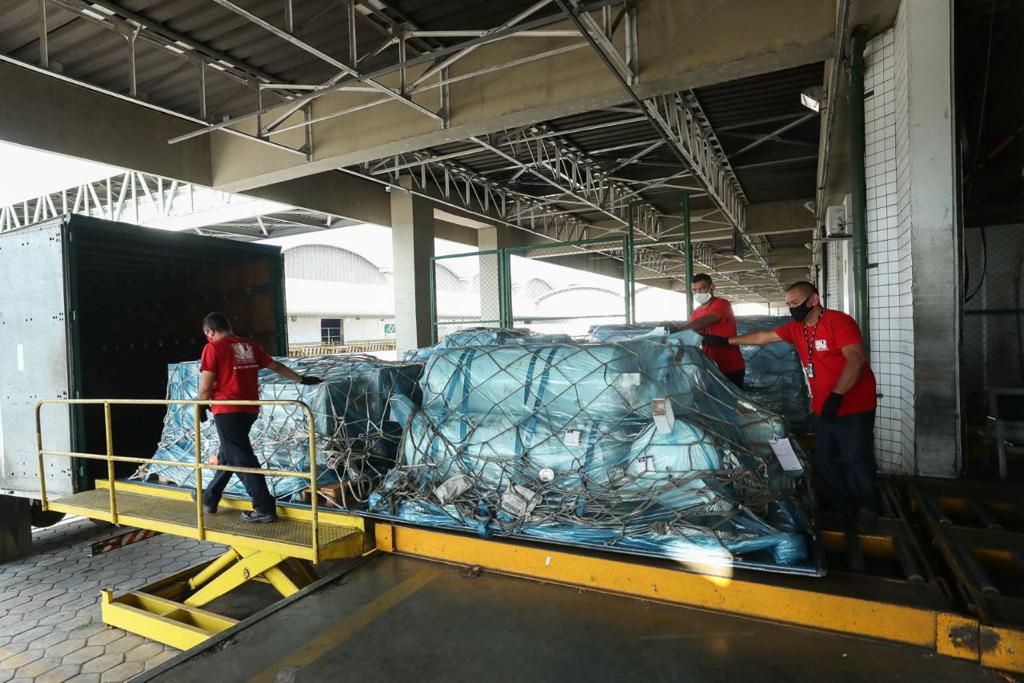 Governo do Amazonas recebe usinas de oxigênio para abastecer hospitais