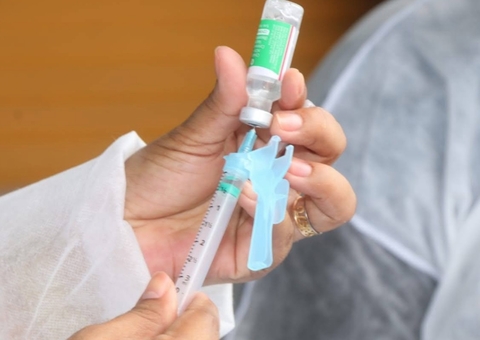 TCE pede que vacinação seja feita todos os dias e até feriados no Amazonas