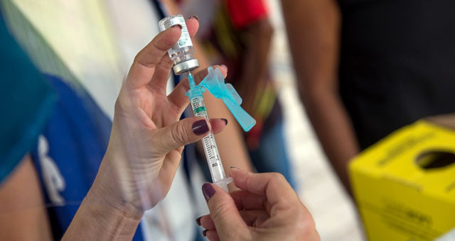 Fura-filas podem ser presos caso tomem 2ª dose de vacina no Amazonas