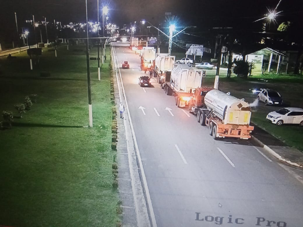 Caminhões com oxigênio da Venezuela chegam a Presidente Figueiredo