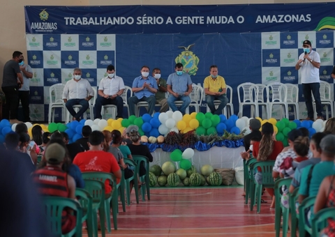 Wilson Lima entrega fomento de mais de R$ 230 mil no interior do Amazonas