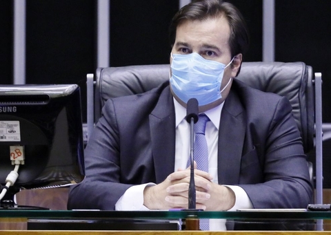 Maia afirma que conduta de ministro Pazuello durante pandemia é criminosa