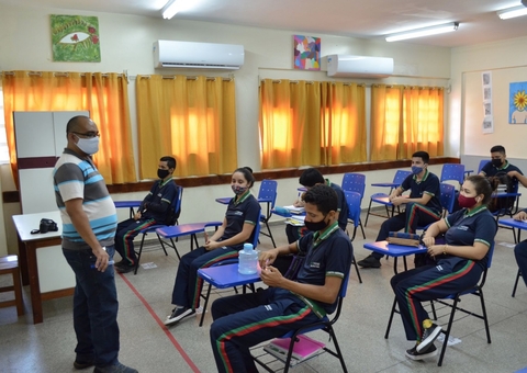 Professores aprovados em processo seletivo são convocados pela Seduc no AM