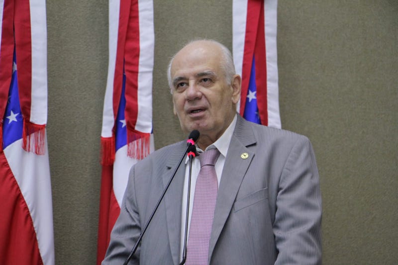 Deputado acusa governo do Amazonas de guardar recursos do Fundeb