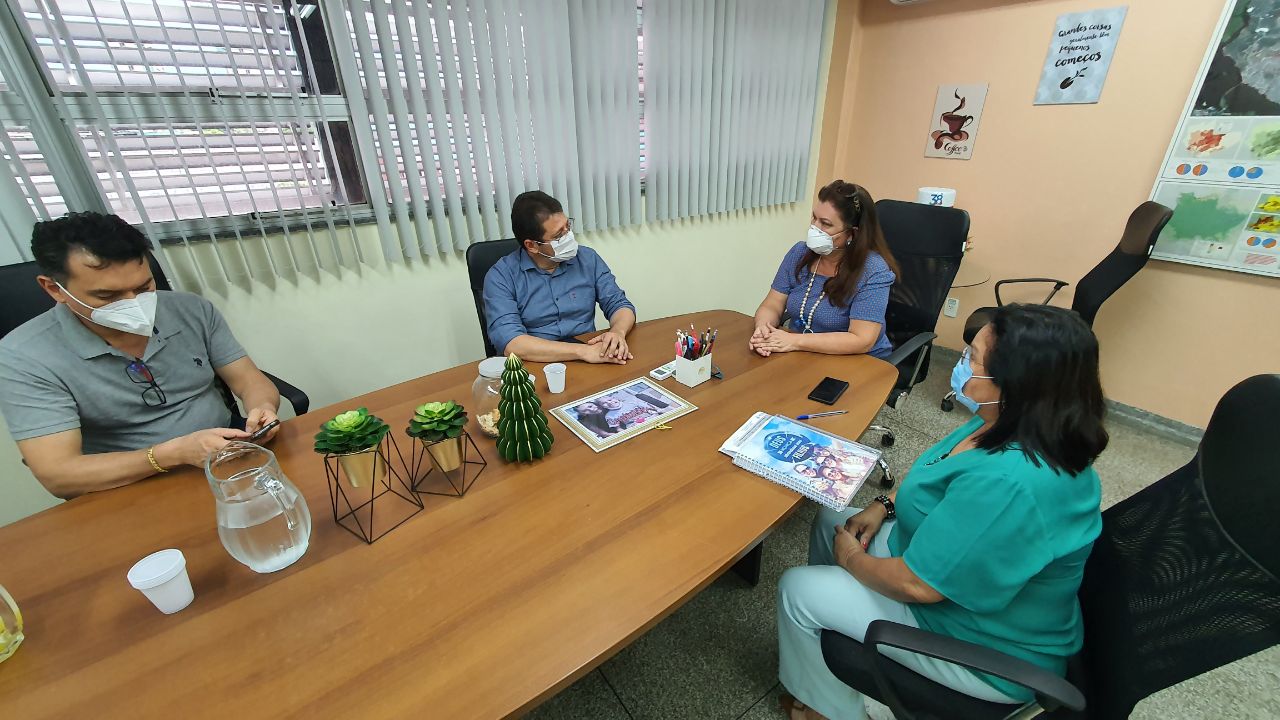SES-AM e Semsa discutem estratégias de enfrentamento à Covid-19 em Manaus