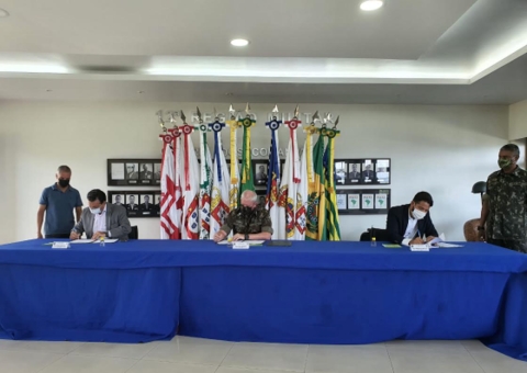 Secretaria de Segurança recebe 100 fuzis do Exército Brasileiro