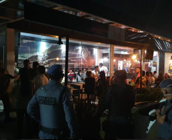 Festa clandestina com mais de 700 pessoas é encerrada no Tarumã