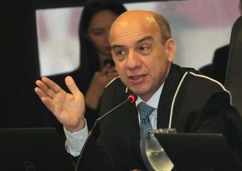 TCE-AM suspende contratação de prefeitura no Amazonas