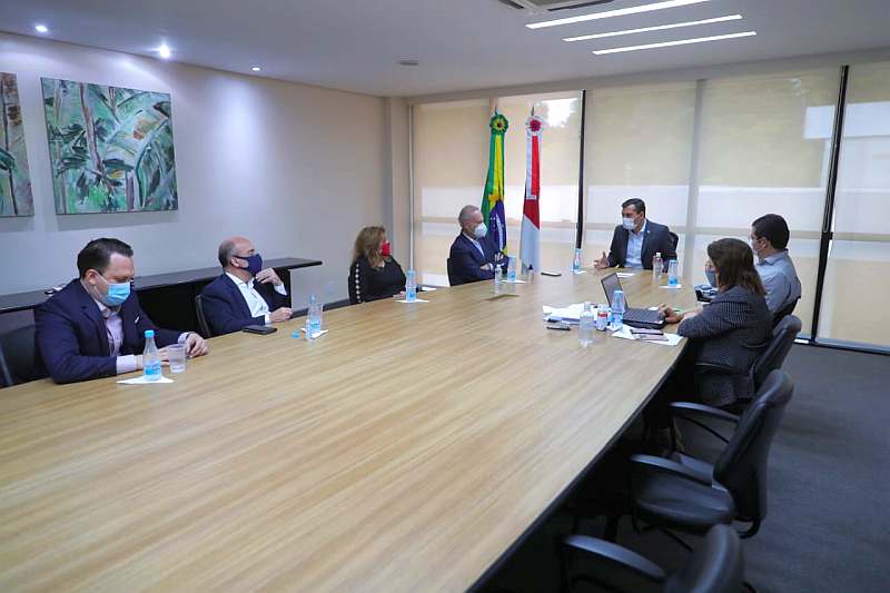 No TCE, governador diz que Estado se prepara para vacinação contra covid