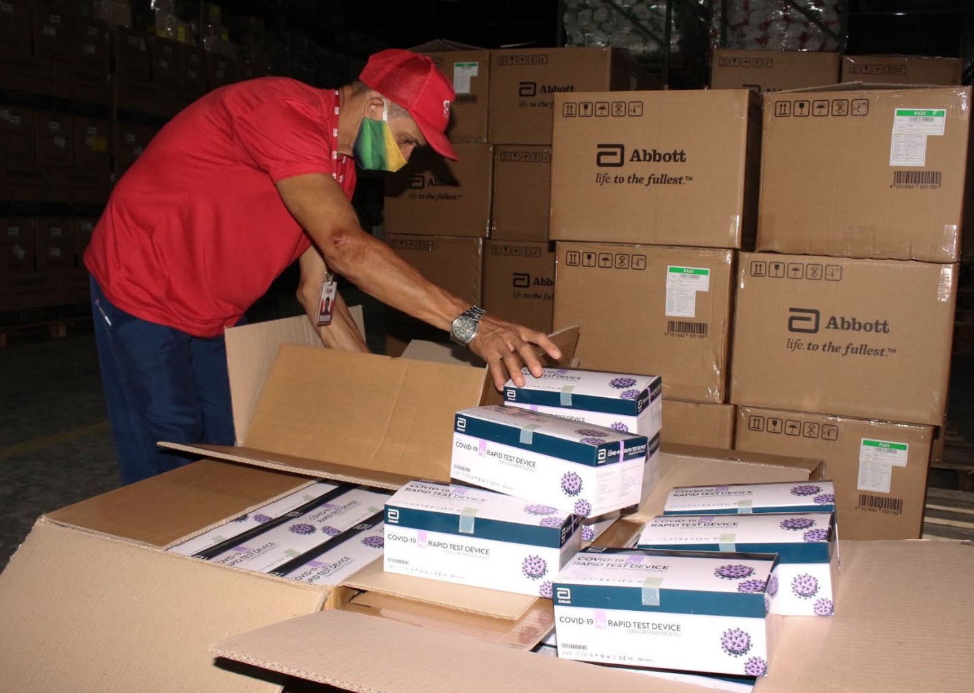 Amazonas recebe 62 mil testes de Covid-19 