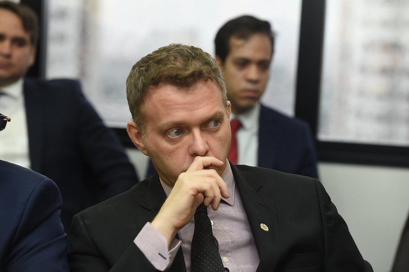 Juiz determina que governo do AM transfira pacientes covid de Tefé para UTI