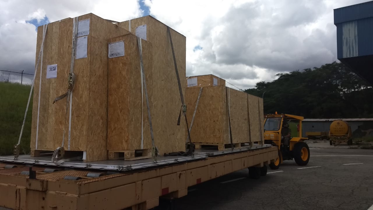 FAB envia duas usinas de oxigênio para Manaus