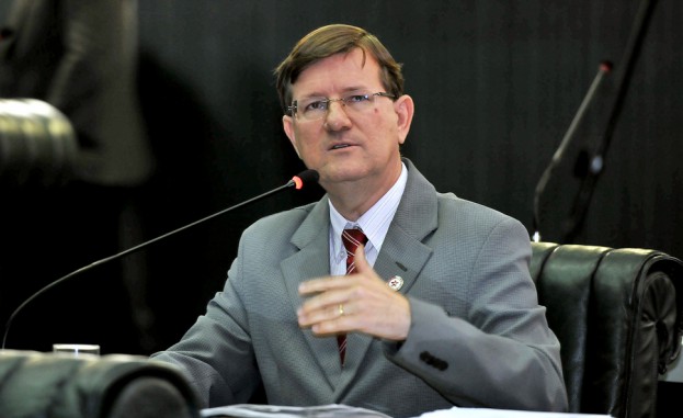 Zé Ricardo pede liberação de aviões que transportarão oxigênio ao Amazonas