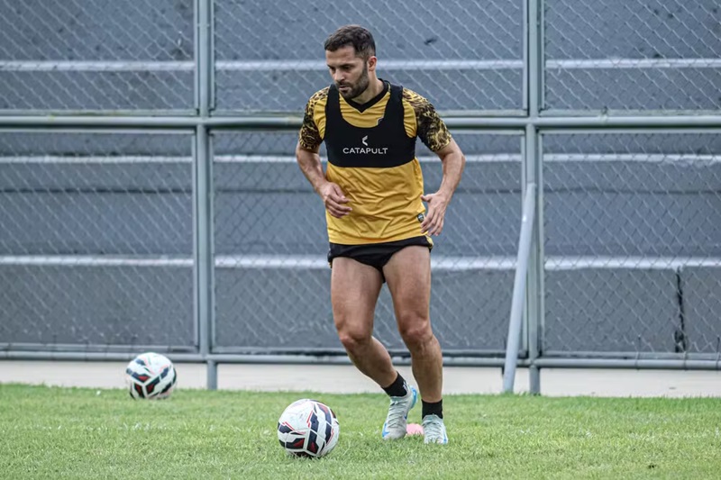 Amazonas FC oficializa contratação de ex-seleção da Dinamarca para Série B