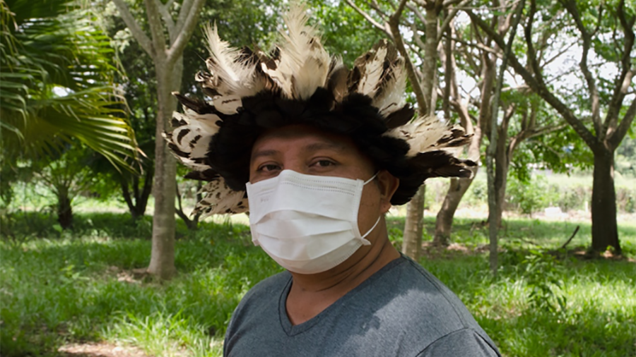 O povo Karipuna bane criminosos de suas terras na Amazônia