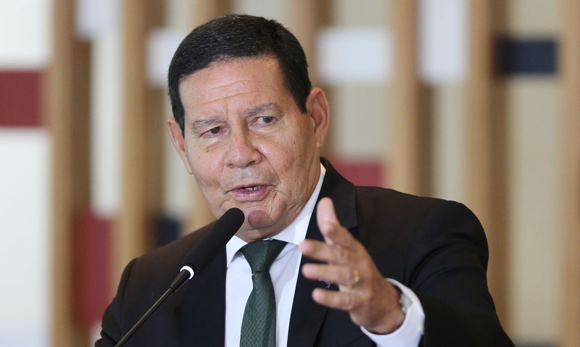 Mourão diz que é necessário setor privado para proteger a Amazônia