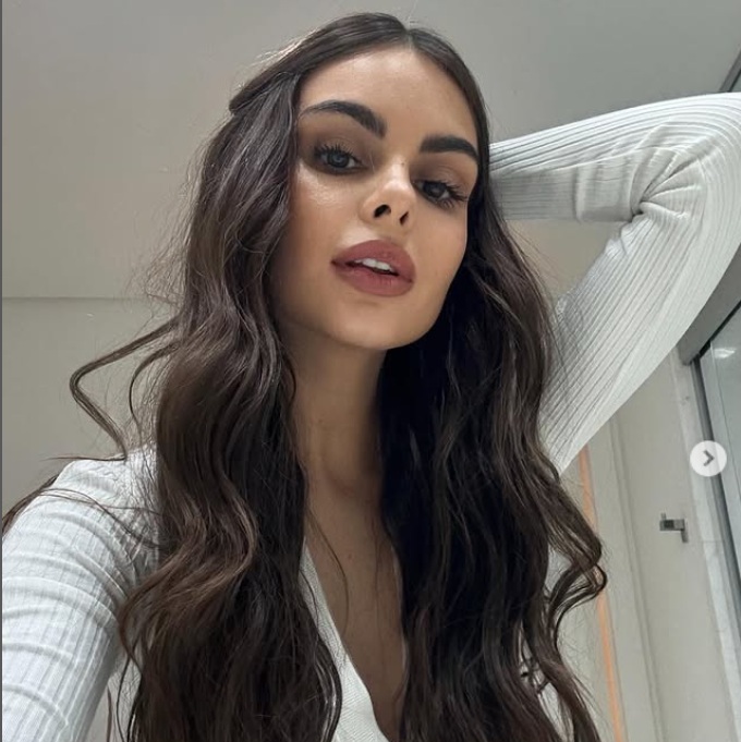 Amanda Kimberly engata namoro com empresário