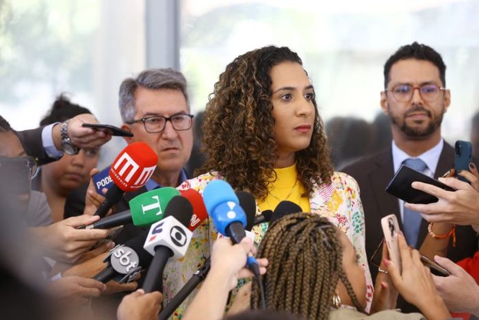 Grupo interministerial já tem reunião marcada para discutir racismo no futebol após Vini Jr.