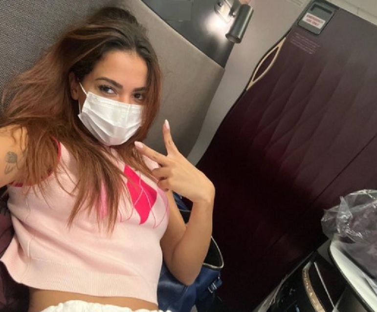 Para comemorar aniversário, Anitta faz viagem e decide destino na sorte