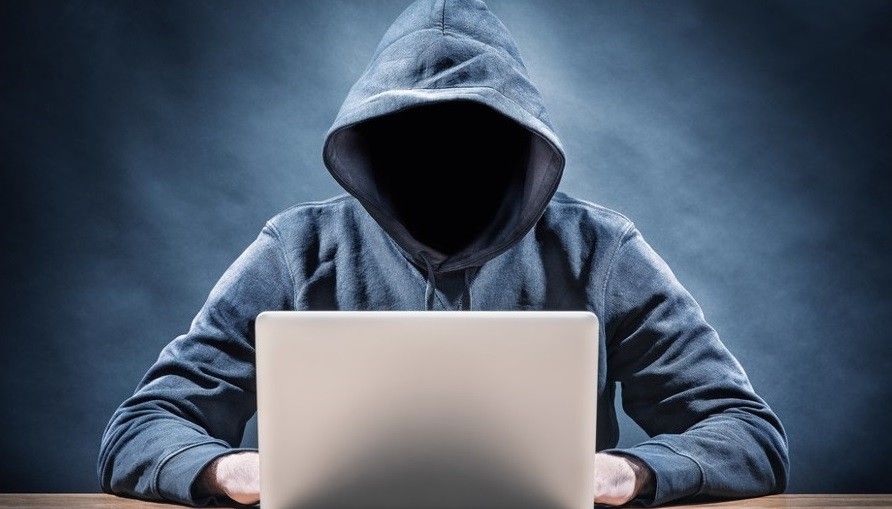 Homem é condenado por perseguir e ameaçar juíza nas redes sociais