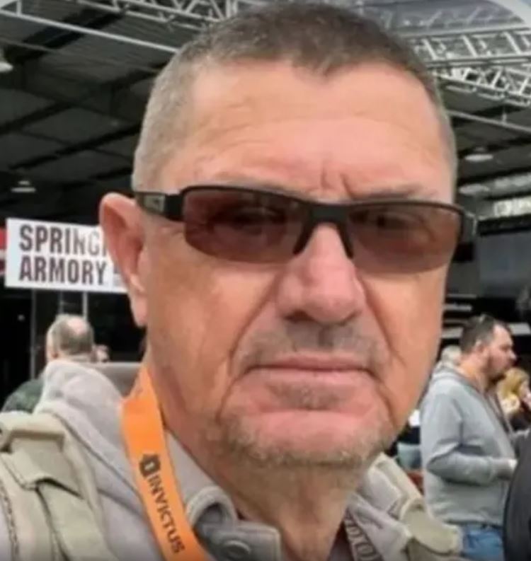 Dono de clube de tiro é executado a tiros de fuzil ao parar em semáforo