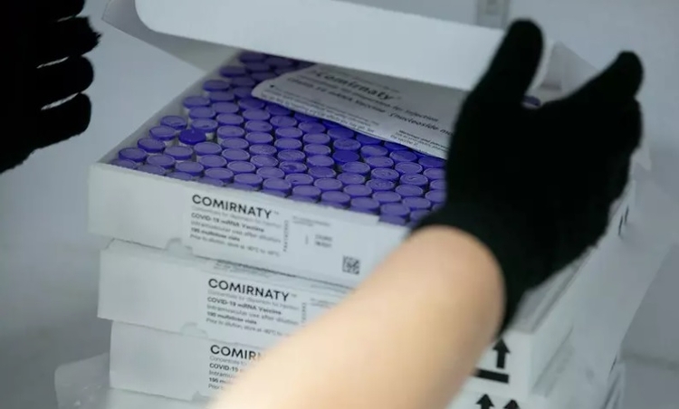 Anvisa avalia uso da Pfizer em adolescentes a partir de 12 anos 